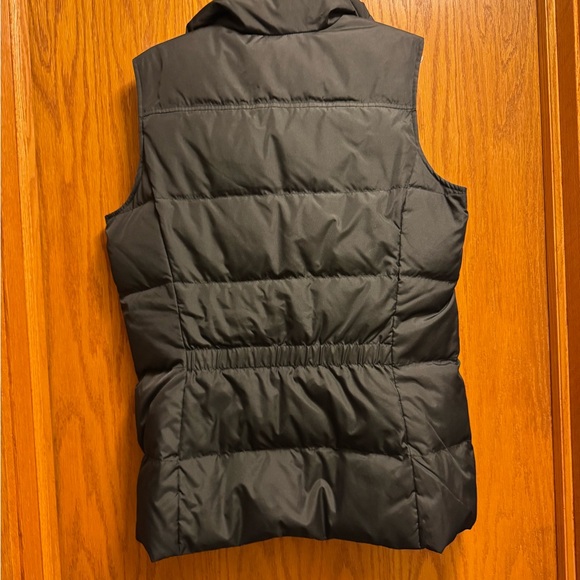 Land’s End Women’s Fiberfill Vest - Picture 3 of 4